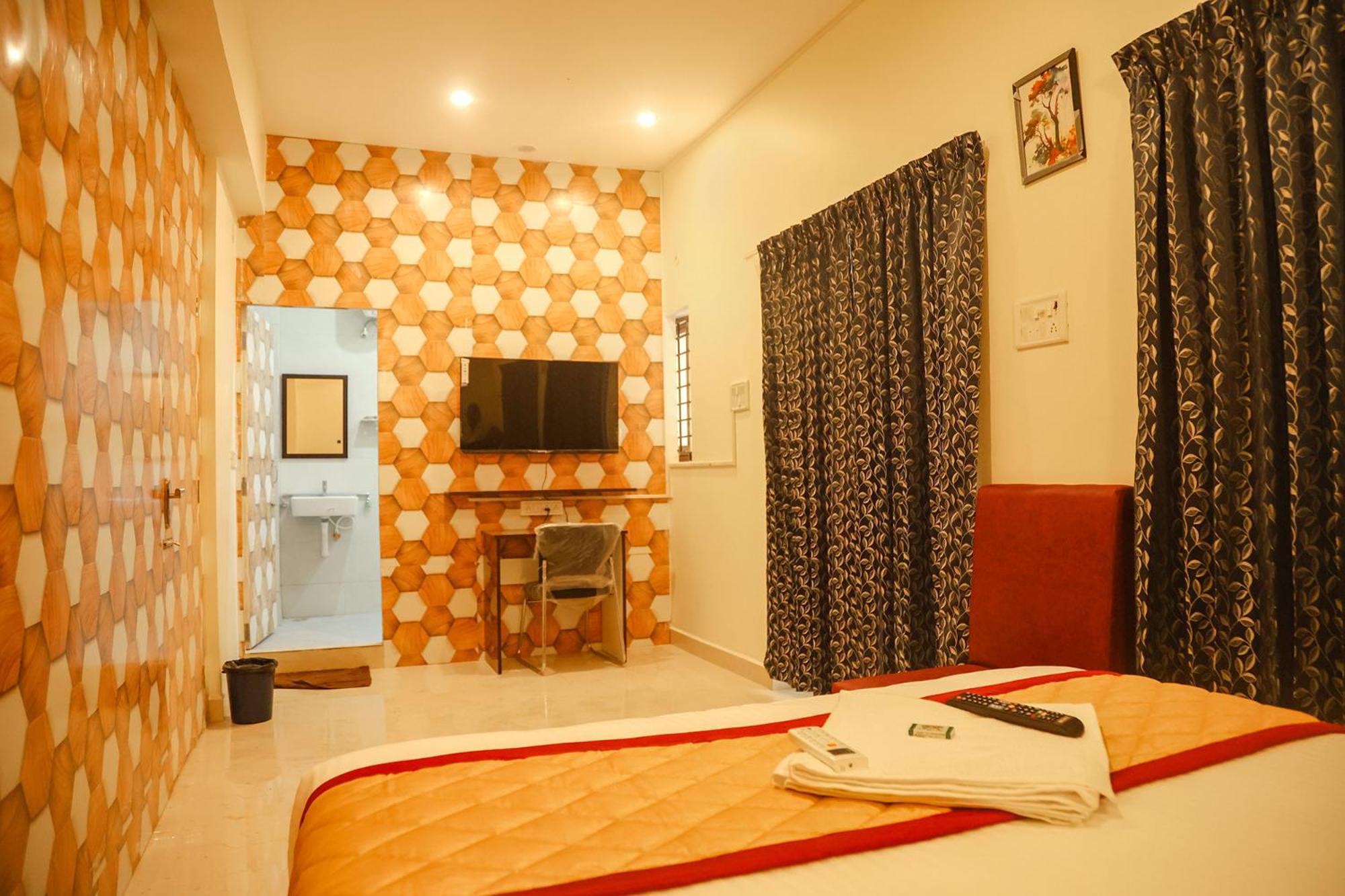 Fabhotel Tree Service Kolathur - Nr Thirumangalam Metro Station 3*