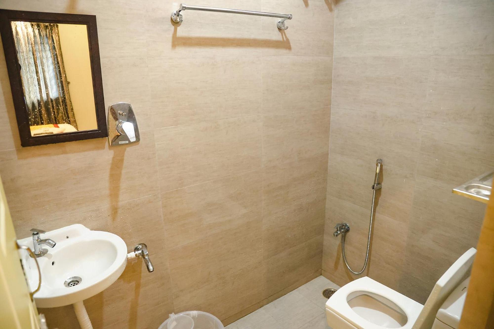 Hotel Fabhotel Tree Service Kolathur - Nr Thirumangalam Metro Station