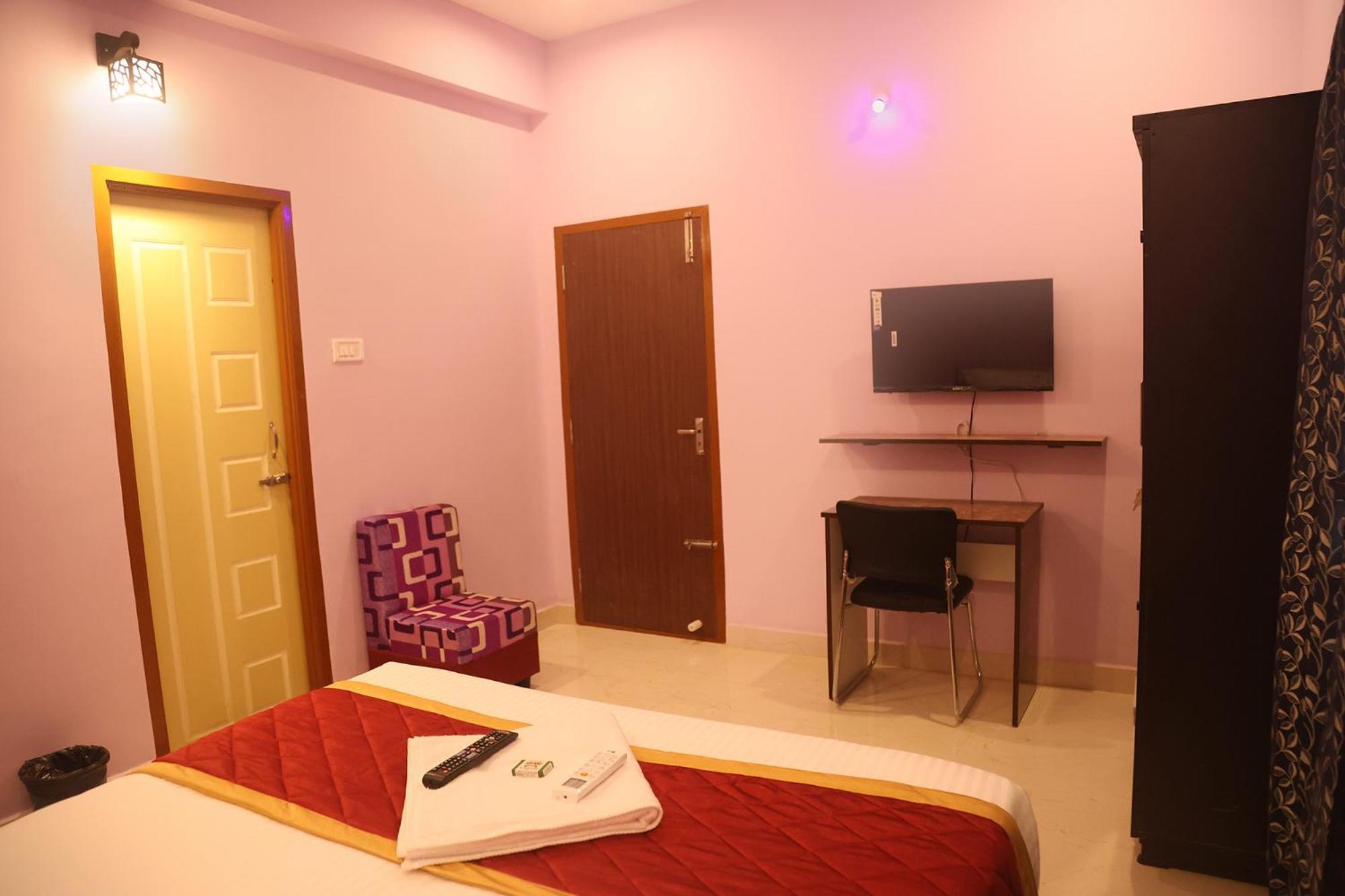 Fabhotel Tree Service Kolathur - Nr Thirumangalam Metro Station 3*