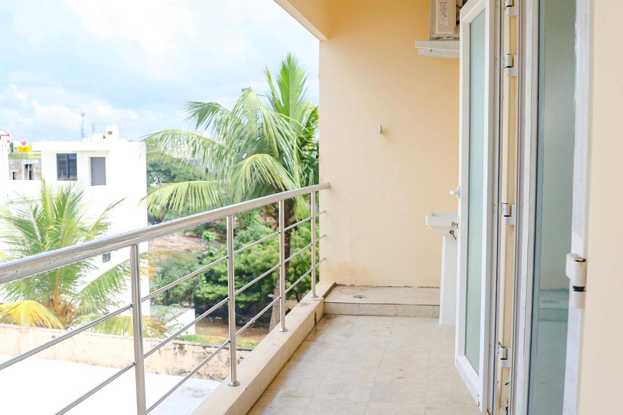 Fabhotel Tree Service Kolathur - Nr Thirumangalam Metro Station Hotel 3*